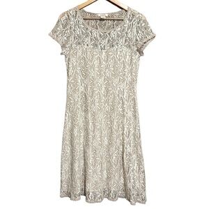 Sundance Lace Taupe Short Sleeve Dress Lined Tan 
Size Medium